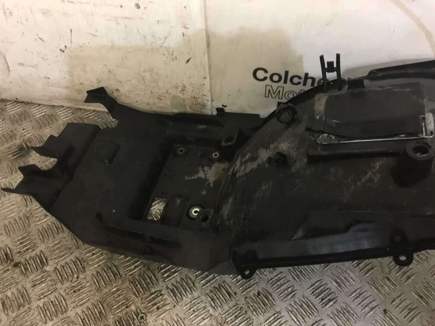 KAWASAKI GTR1400 GTR 1400 REAR MUDGUARD  YEAR 2010 (STOCK 716)