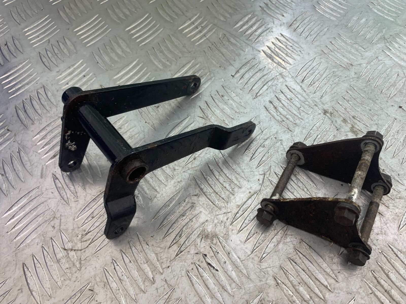 YAMAHA XT125 X XT 125 X ENGINE BRACKETS  2005-2011 (CMB1097)