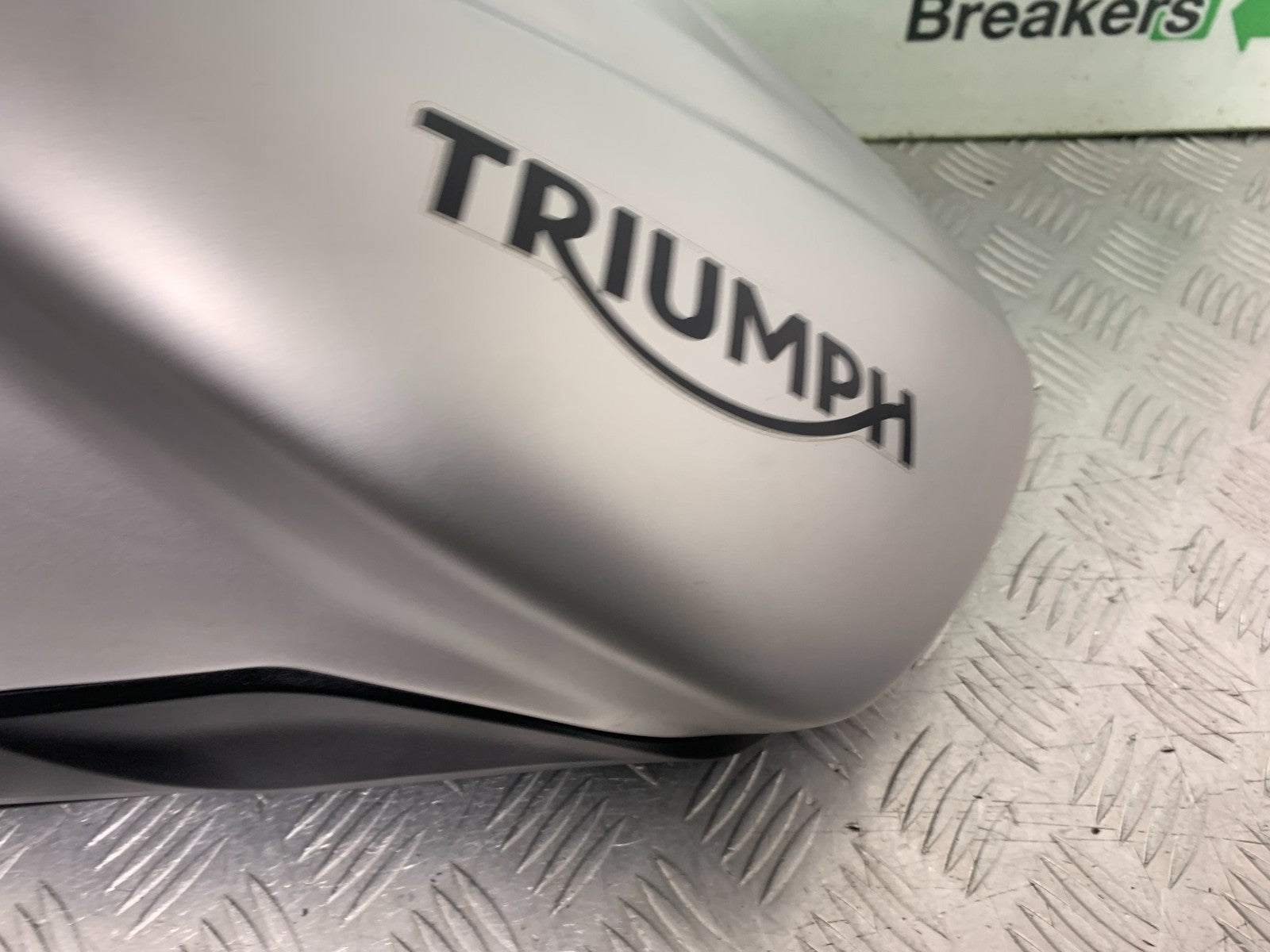 TRIUMPH 675 STREET TRIPLE RX PETROL TANK    2015- 2017 (CMB1299)