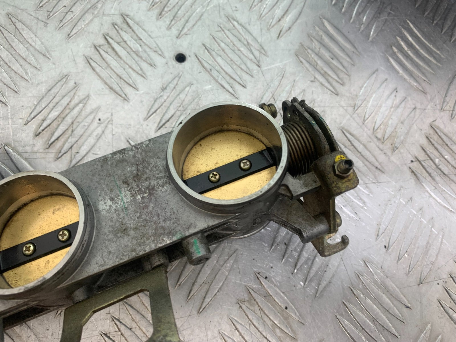 TRIUMPH 955i SPRINT ST THROTTLE BODIES 1999-2004 (CMB1176)