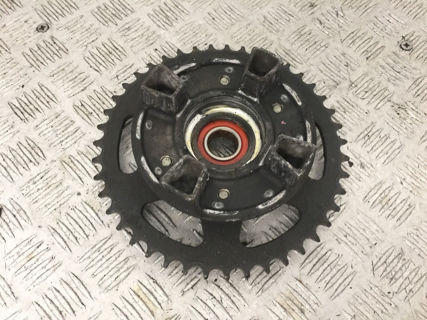 KAWASAKI Z750 Z 750 SPROCKET CARRIER YEAR 2004-2006  (STOCK 871)