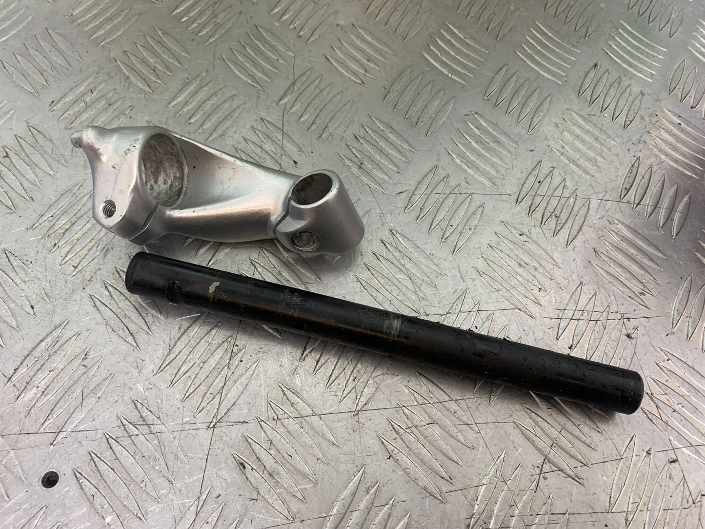 SUZUKI GW250 GW 250 INAZUMA RIGHT HANDLEBAR  YEAR 2013-2018 (CMB1205)