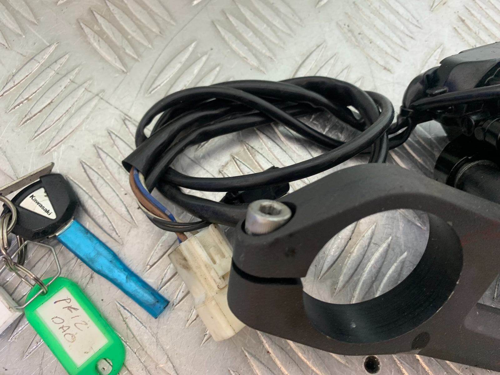 KAWASAKI ZX10R ZX 10R ECU LOCKS KEYS  YEAR 2011-2015 (CMB1154)