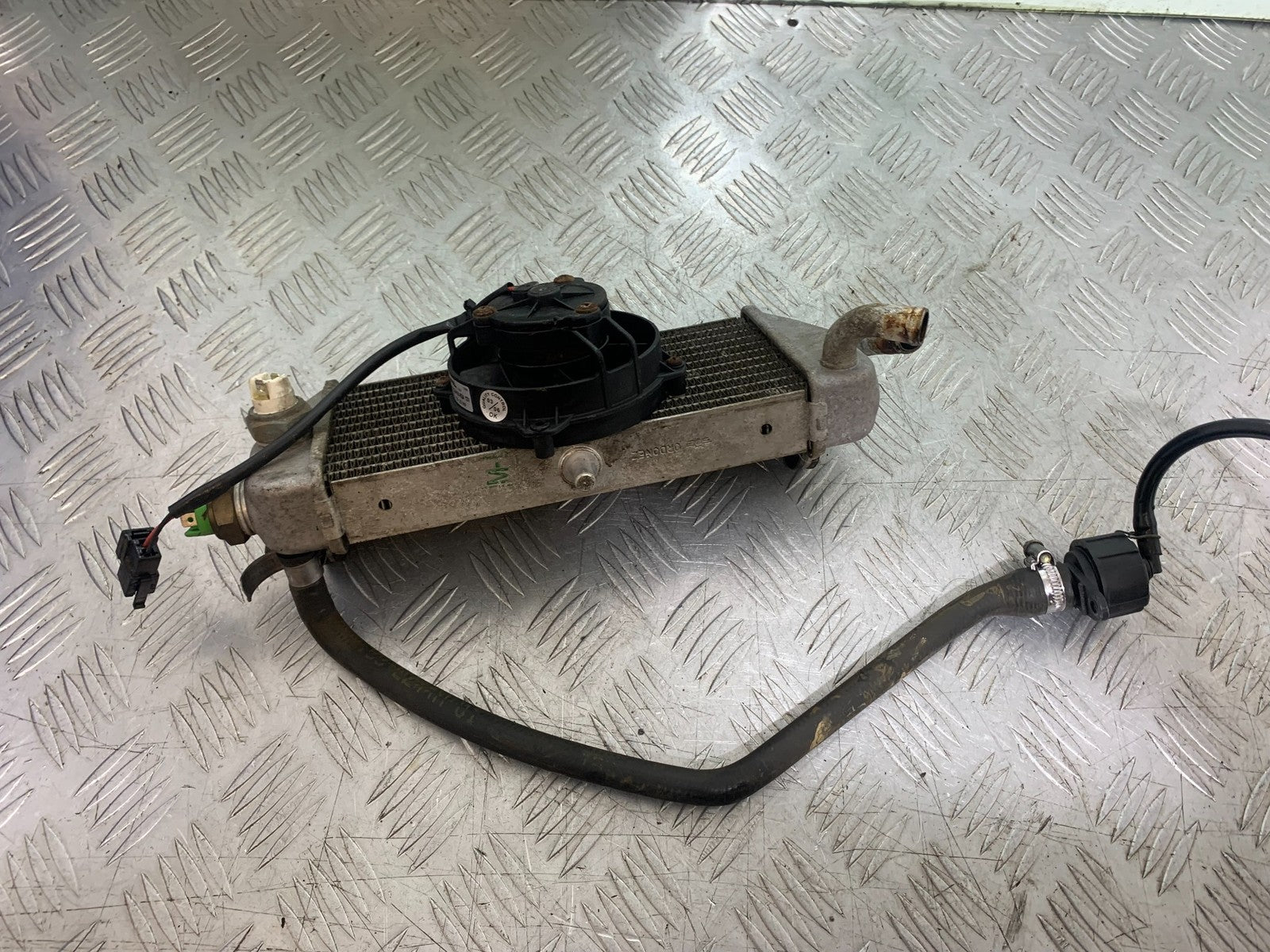 YAMAHA XMAX 250 XMAX 250 RADIATOR AND FAN  YEAR 2006-09 (CMB1201)