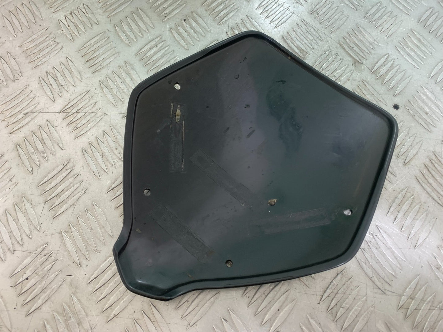 HONDA CBF125 CBF 125 SCREEN  YEAR 2009-14 (CMB1182)