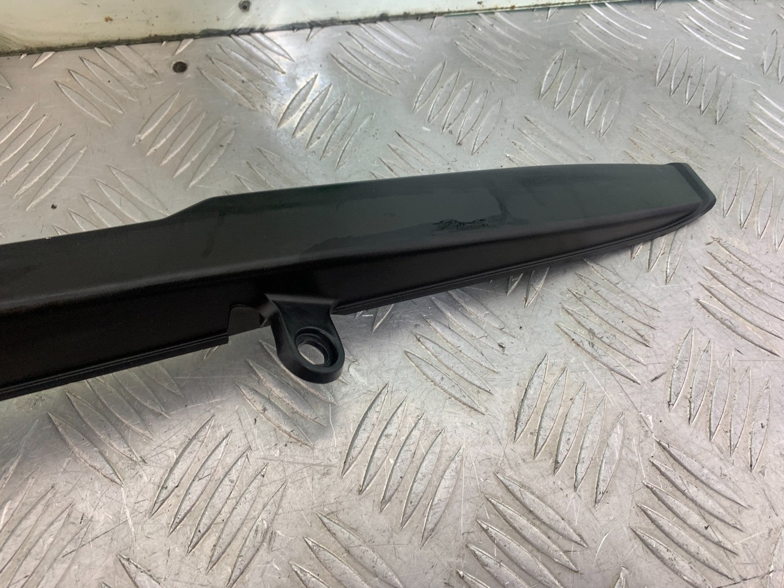 HONDA CBR1000 rr FIREBLADE CHAIN GUARD YEAR 2012-2016 (CMB1198)