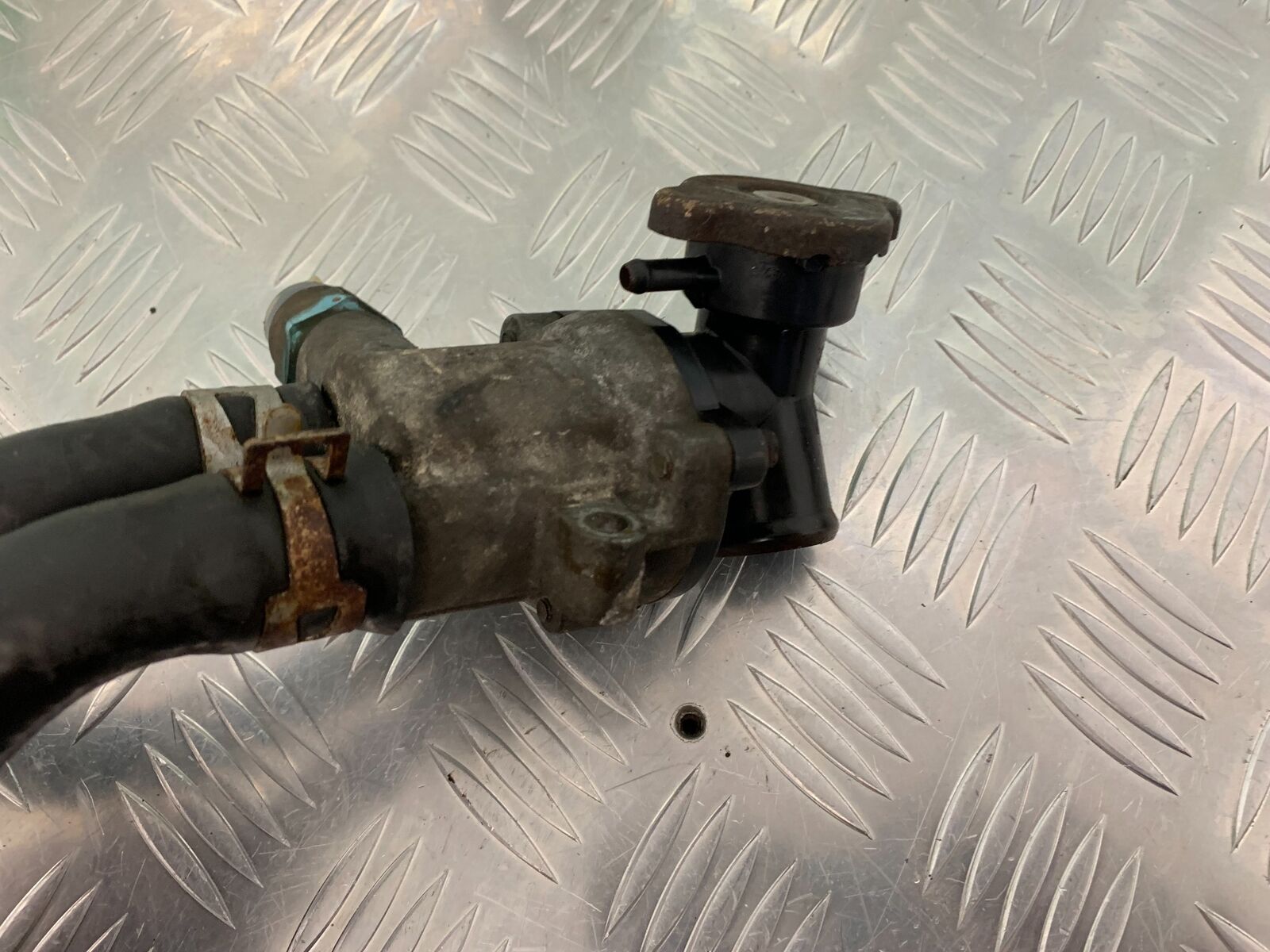 YAMAHA FZS600 FAZER 600 THERMOSTAT  YEAR 2002-03  (STOCK 950)