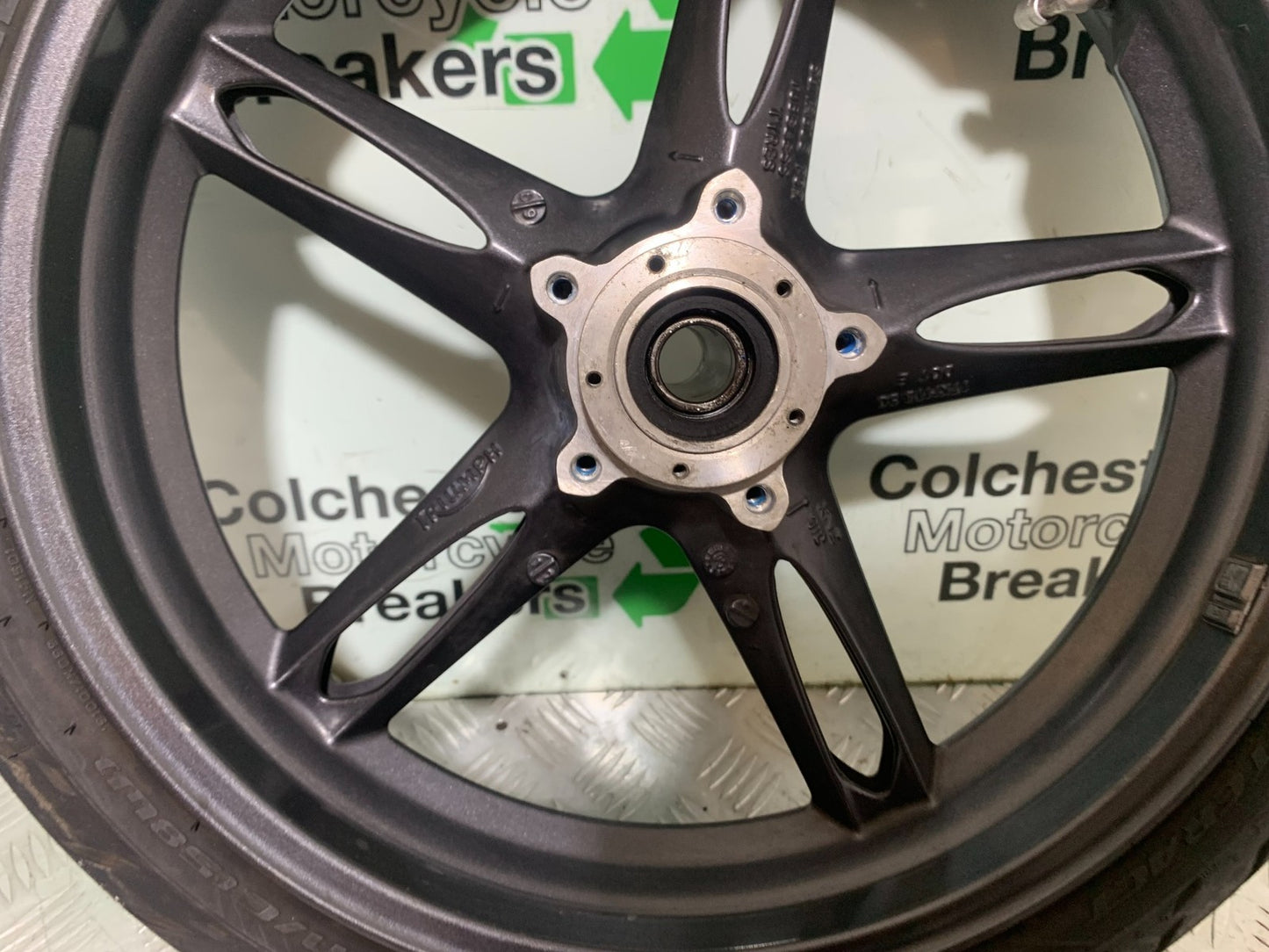 TRIUMPH 1050 SPEED TRIPLE FRONT WHEEL   YEAR 2005-2007 (CMB1322)