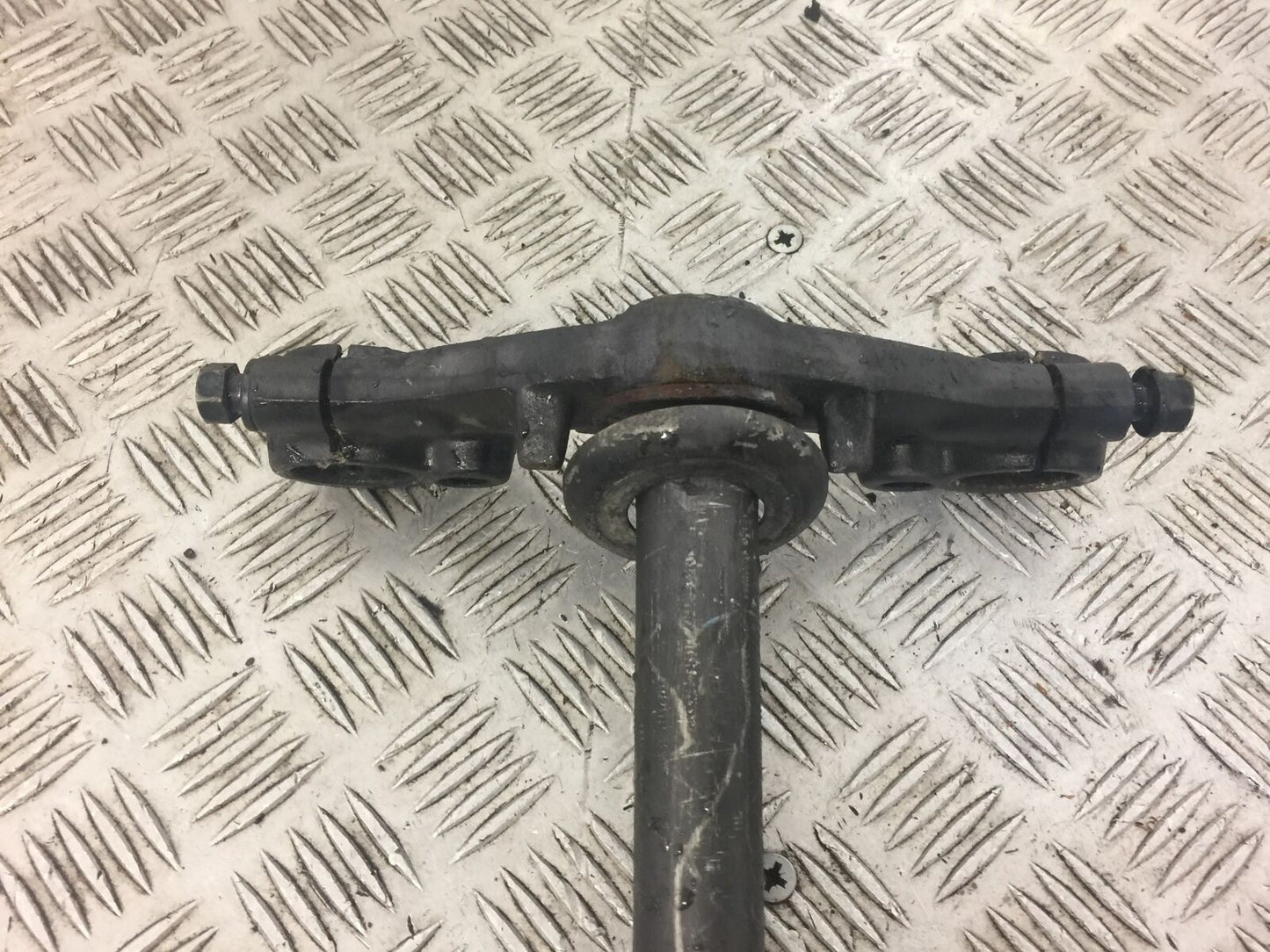 KAWASAKI GPZ305 GPZ 305 BOTTOM YOKE  YEAR 1990