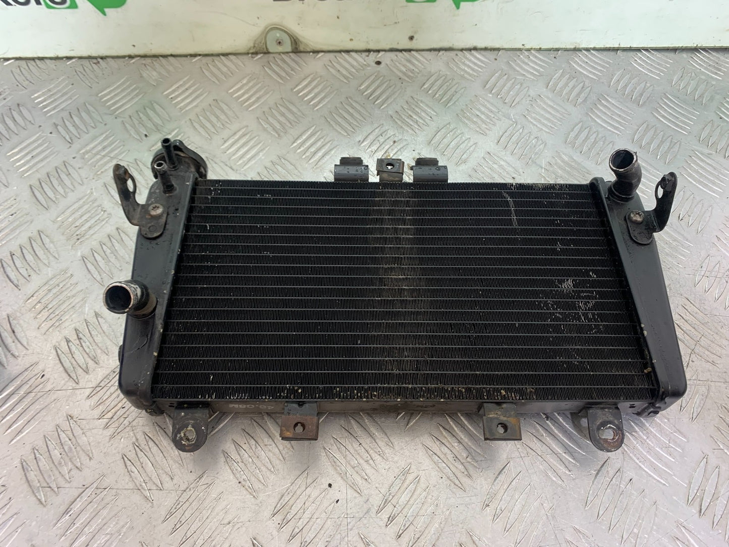 TRIUMPH SPEED TRIPLE R 1050 RADIATOR   2009 (CMB1183)