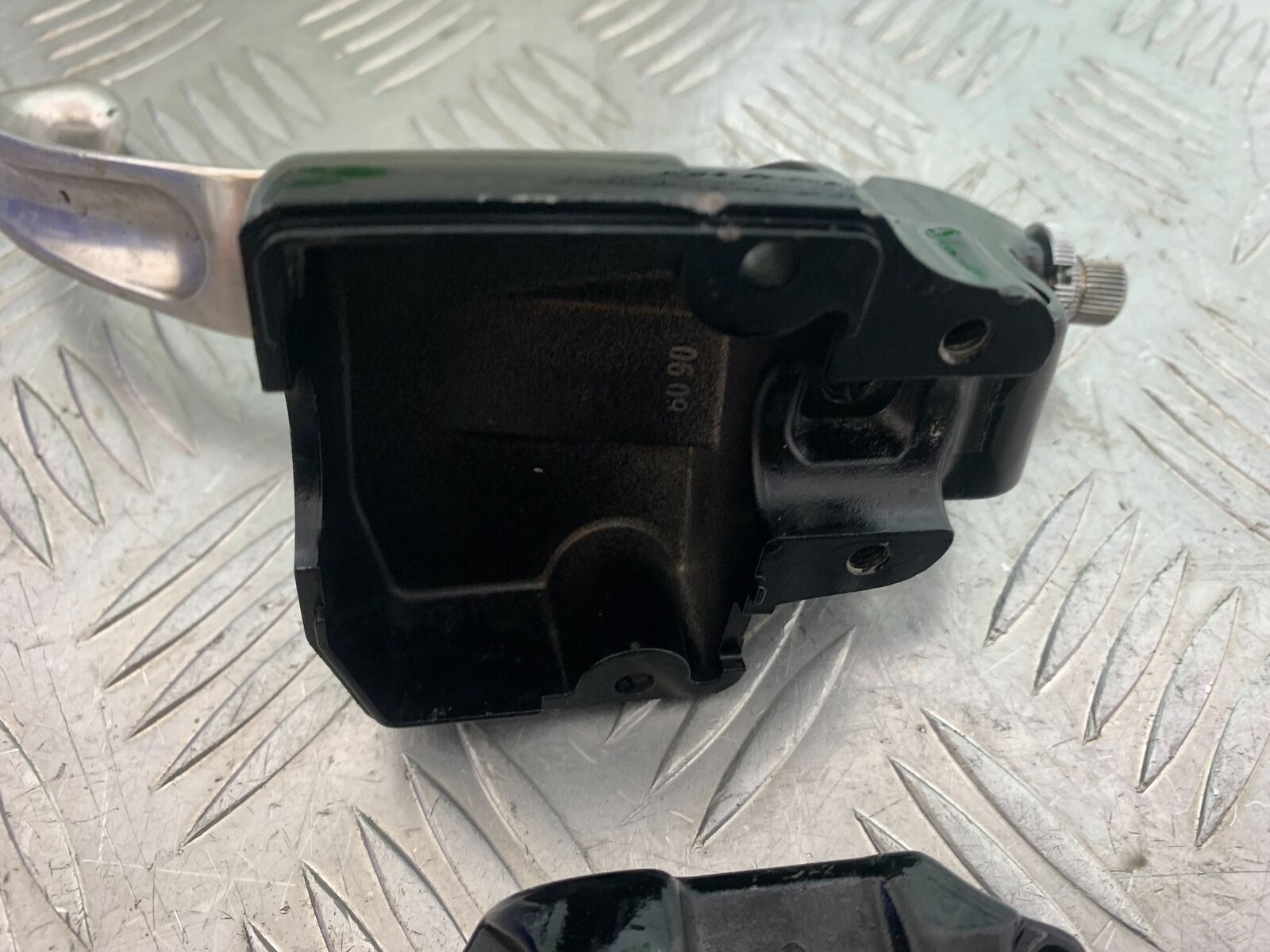 TRIUMPH THUNDERBIRD 1600 CLUTCH LEVER BRACKET  YEAR 2011 (CMB1107)