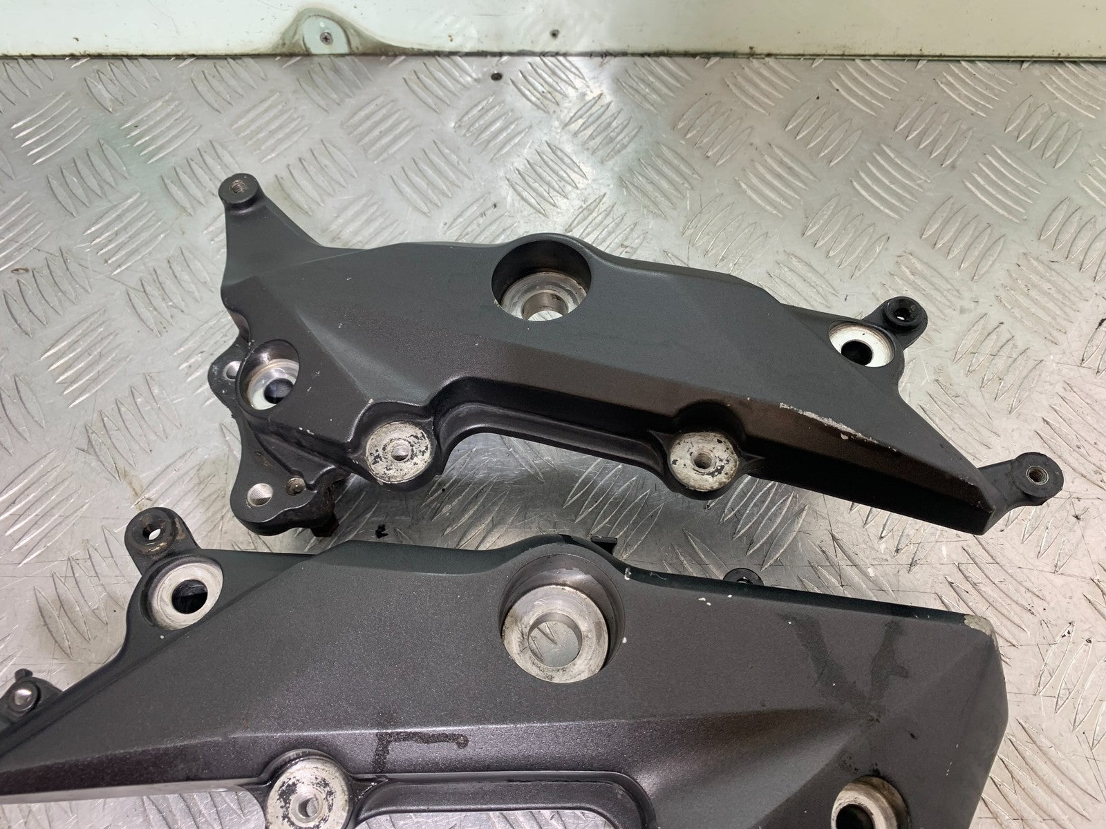 HONDA CBF600 CBF 600 LEFT & RIGHT HANGER MOUNTS   YEAR 2004 -07 (CMB1247)