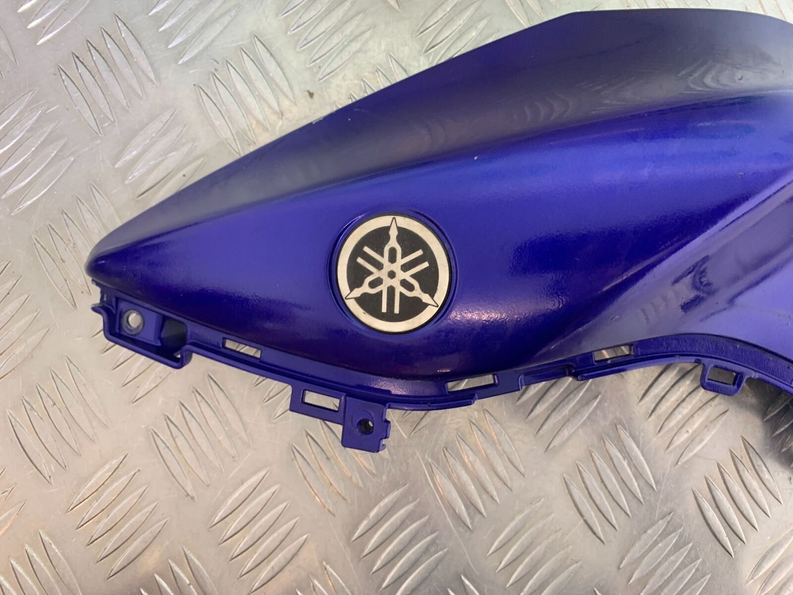 YAMAHA MT 125 MT125 LEFT TANK PANEL   YEAR 2021-2024 ABS (CMB1010)
