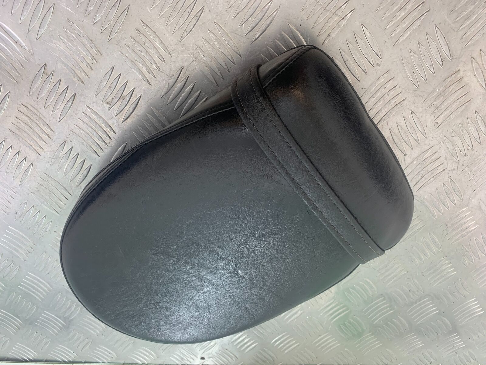 YAMAHA XVS 1300 MIDNIGHT STAR REAR SEAT  YEAR 2007-16 (CMB1027)