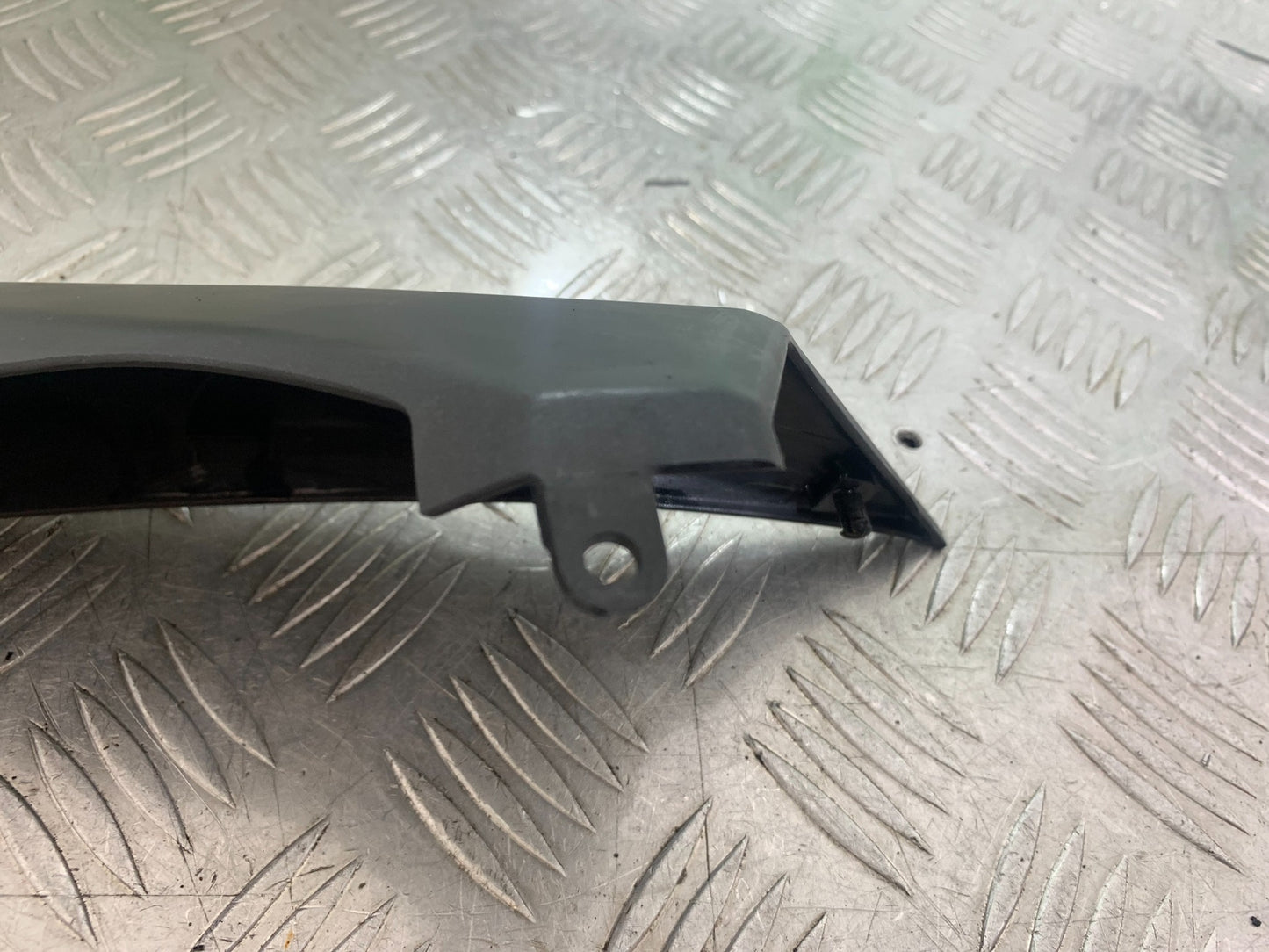 KAWASAKI Z125 Z 125 RIGHT SEAT PANEL  YEAR  2018-2023 (CMB1167)