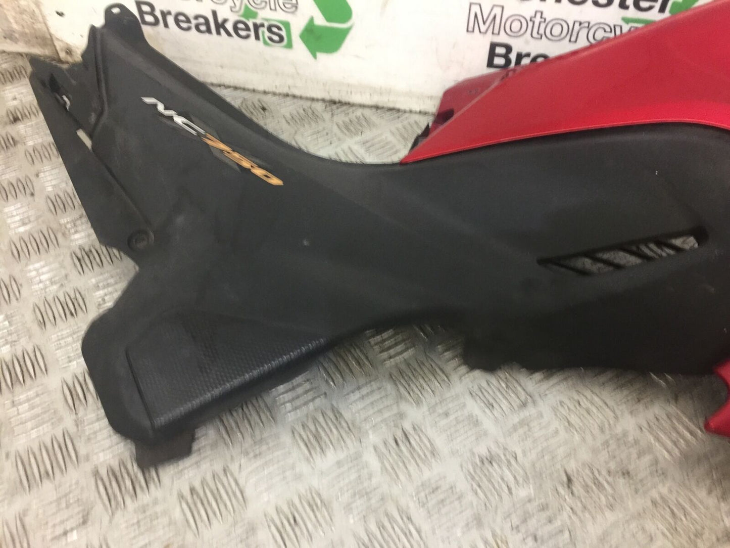 HONDA NC750 NC 750 X RIGHT SEAT PANEL  2014-2016 (STOCK 660)