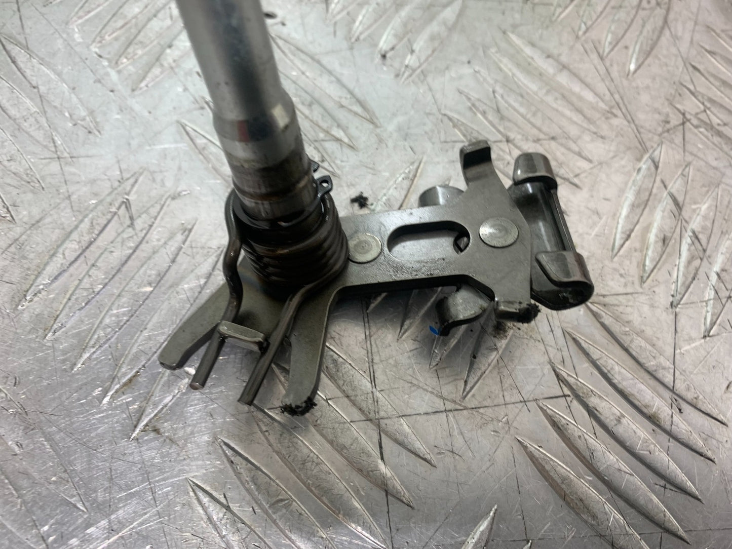 TRIUMPH 675 STREET TRIPLE R GEAR LEVER SHAFT  YEAR 2012 (CMB1221)