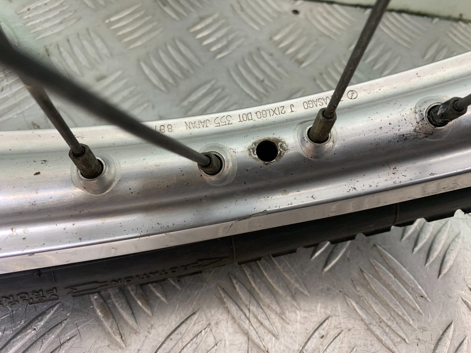 KAWASAKI KLR250 KLR 250 FRONT WHEEL   YEAR 1984-2001 (CMB1225)