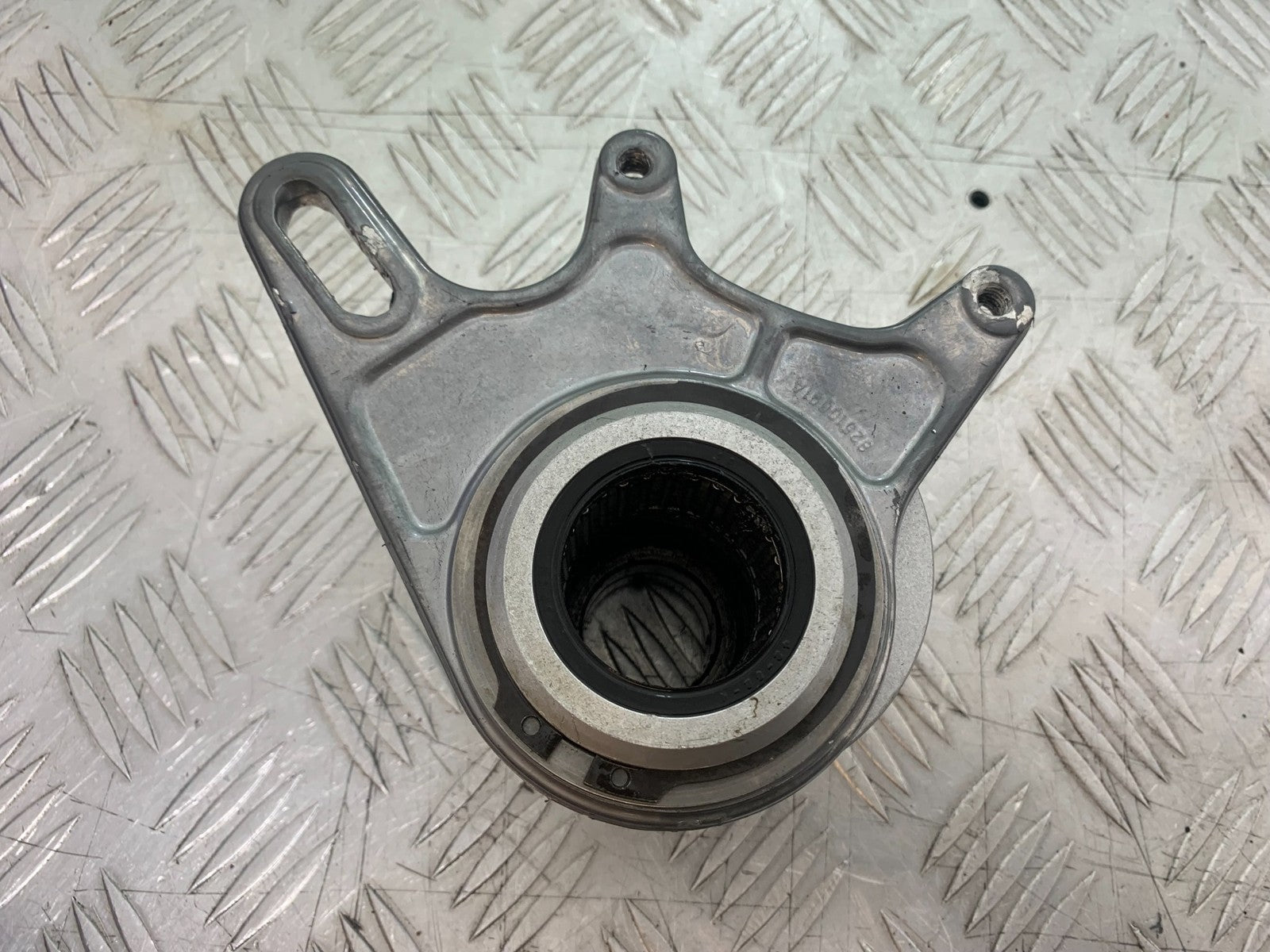 DUCATI 996 SPS 748 916 998 ECCENTRIC HUB  1999-2000 (CMB1209)