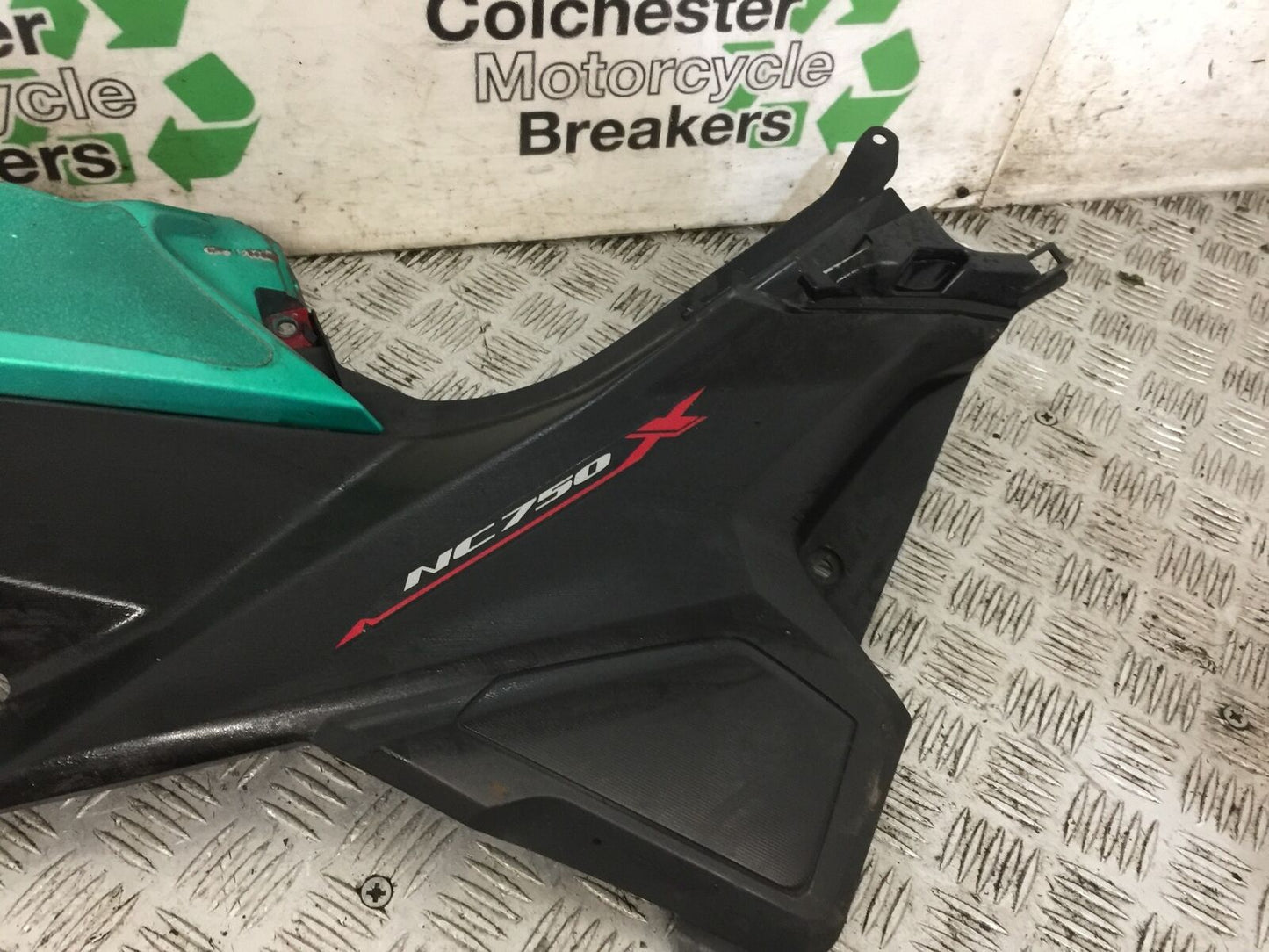 HONDA NC750 NC 750 X LEFT SIDE PANEL  2014-2016 (STOCK 813)