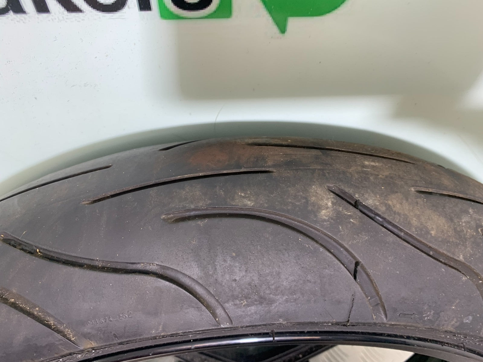 KAWASAKI ZX10R ZX10 R FRONT WHEEL (GOOD TYRE)  2008-2010 (CMB1301)