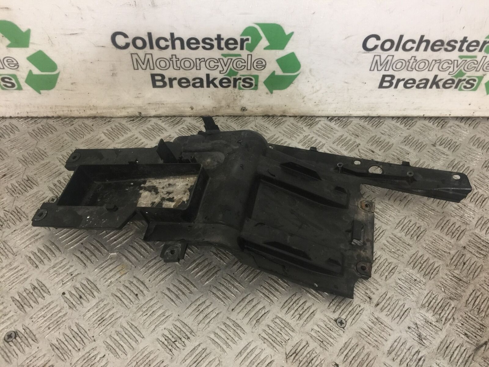 KAWASAKI ZX6R ZX6 R C1H UNDERTRAY YEAR 2005 2006 (STOCK 774)