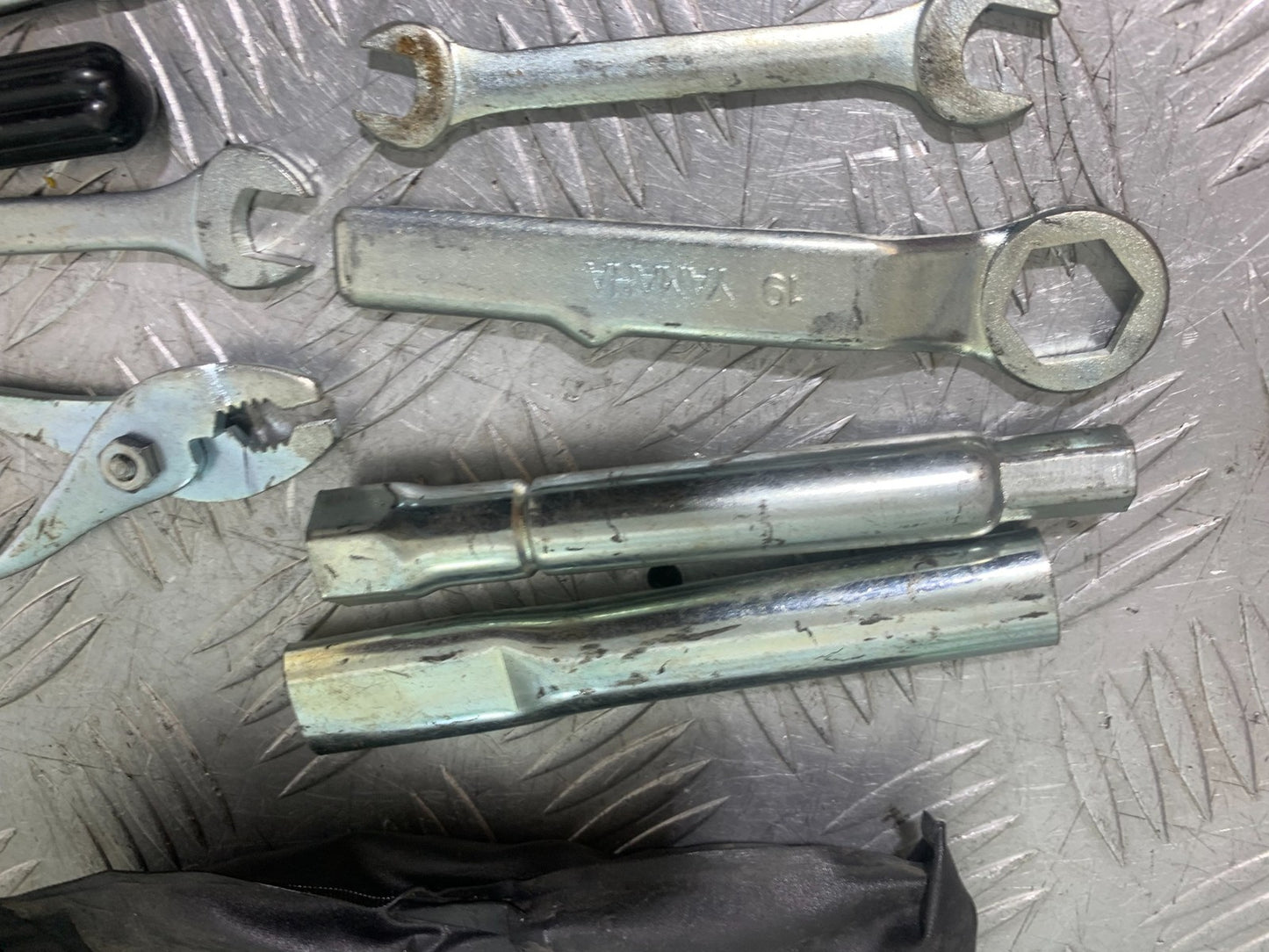 YAMAHA XJ900 XJ 900 DIVERSION TOOLKIT YEAR 1994-2002(CMB1292)