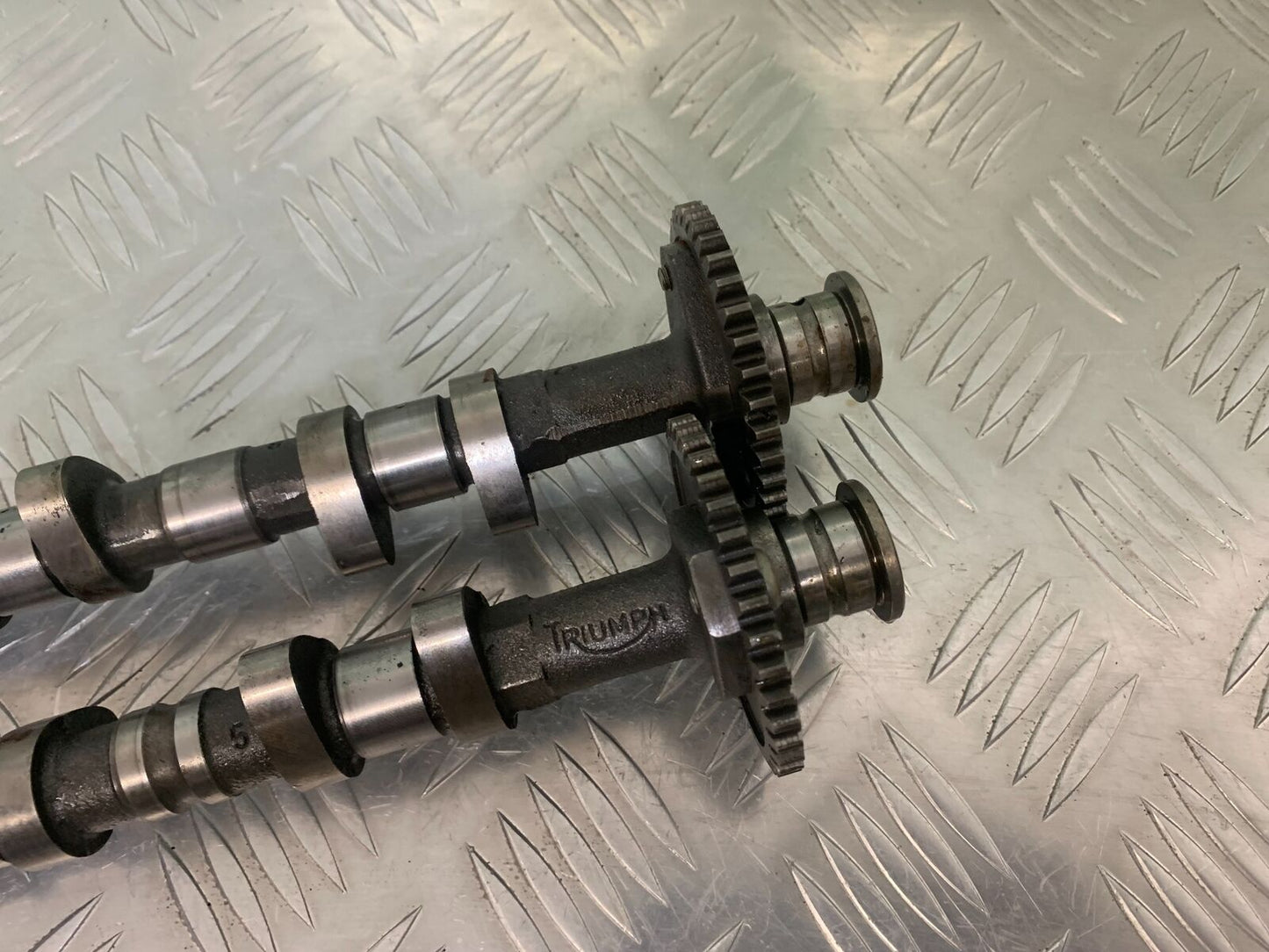 TRIUMPH 885 TIGER CAMSHAFTS  YEAR 2000