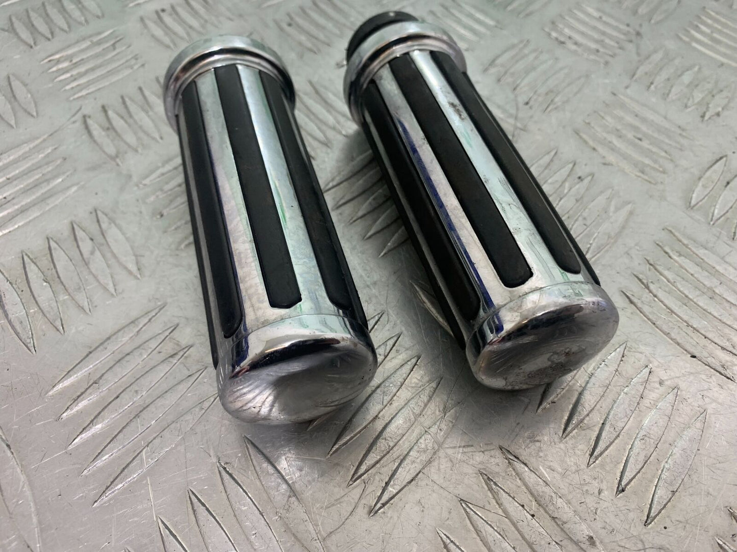 YAMAHA XVS 1100 DRAGSTAR  THROTTLE TWIST GRIP  YEAR 2000-2007 (CMB1108)