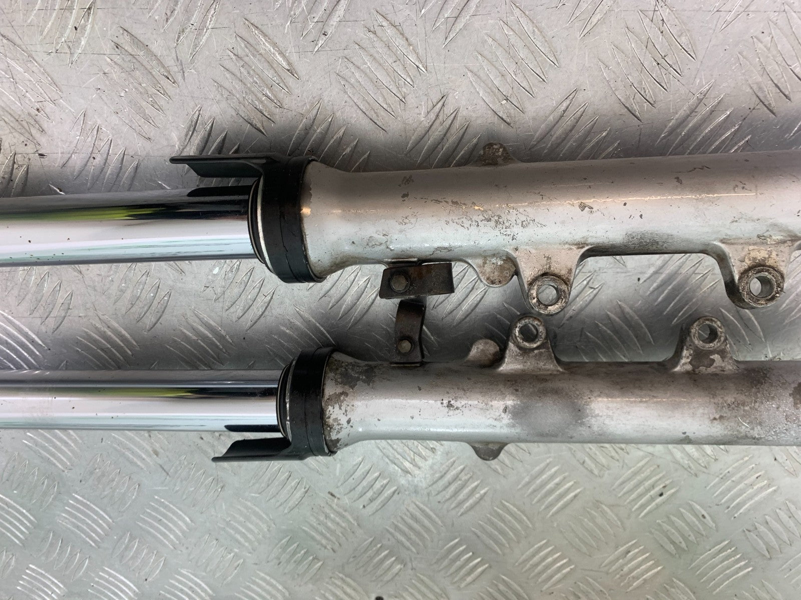 YAMAHA FZS600 FAZER 600 FORKS   YEAR 1998-2001 (CMB1267)