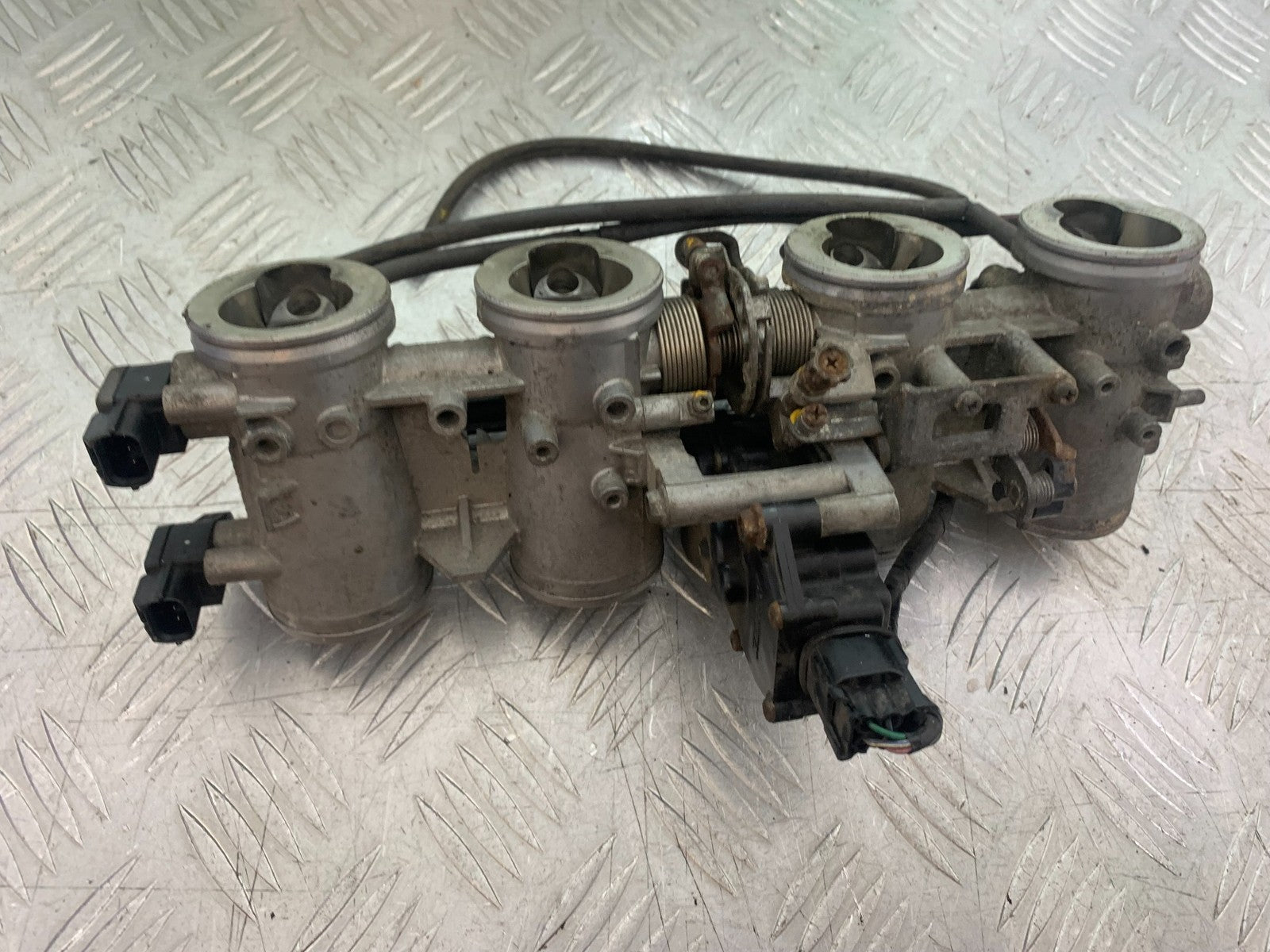 KAWASAKI Z750 Z 750 THROTTLE BODIES   YEAR 2004-2006  (CMB1234)