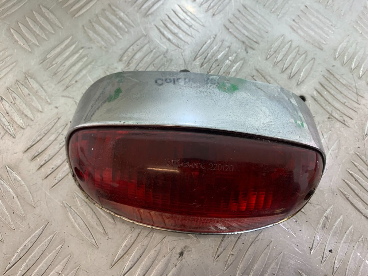 VESPA 125 ET4 REAR LIGHT  YEAR 1997-2000  (CMB1068)