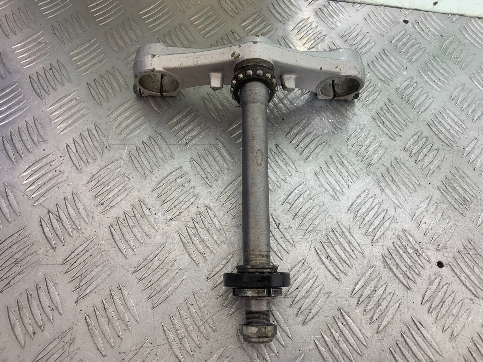 SUZUKI GSX750 INAZUMA BOTTOM YOKE   YEAR 1998-2003 (CMB1308)