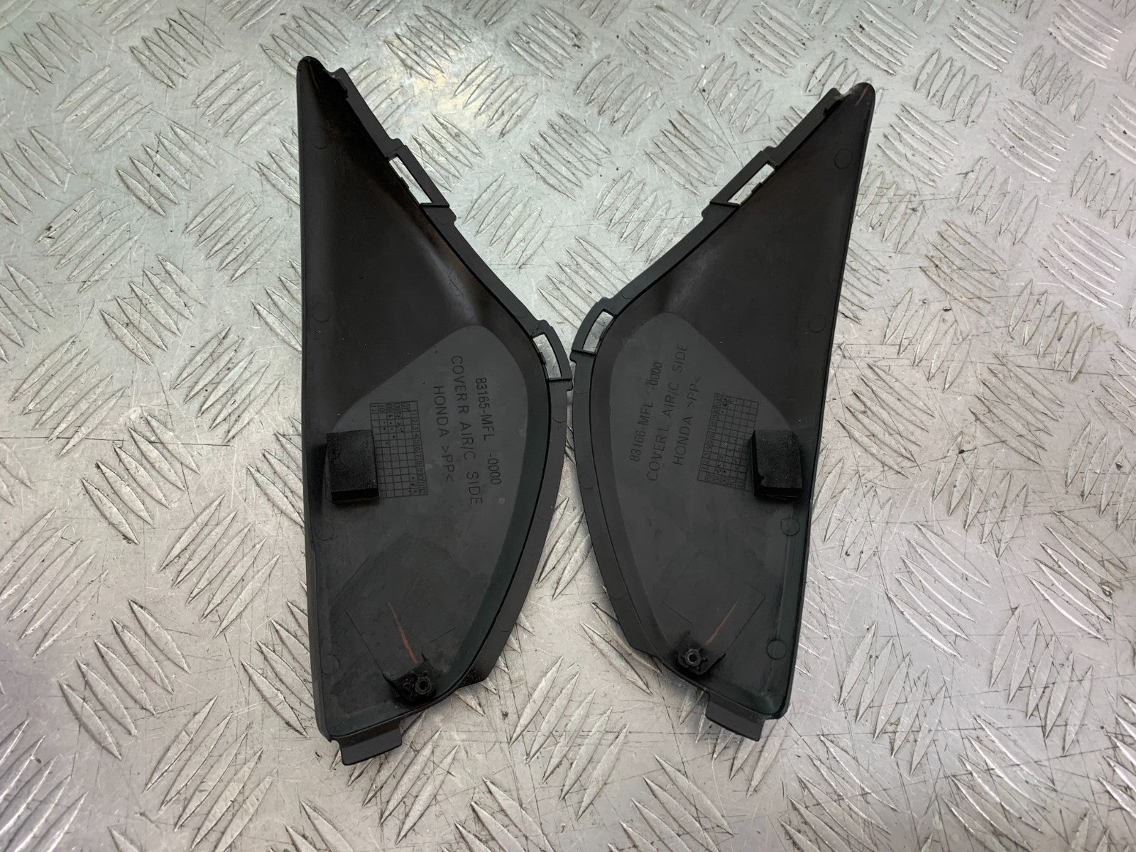 HONDA CBR1000 RR LEFT AND RIGHT INFILLS  YEAR  2008-2011 (CMB1330)