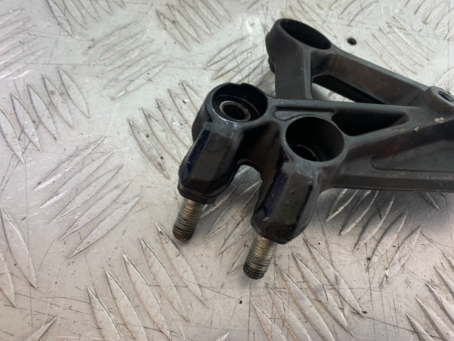 KTM DUKE 125 FRONT LEFT HANGER  YEAR 2017-2022 (CMB1222)