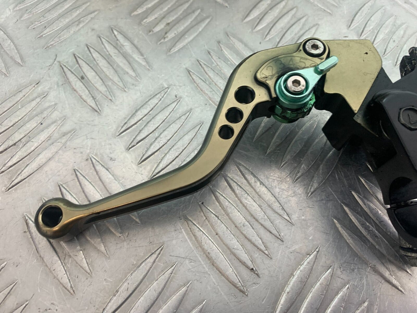 KAWASAKI Z800 Z 800 CLUTCH LEVER AND BRACKET YEAR 2013-2017 (CMB1059)