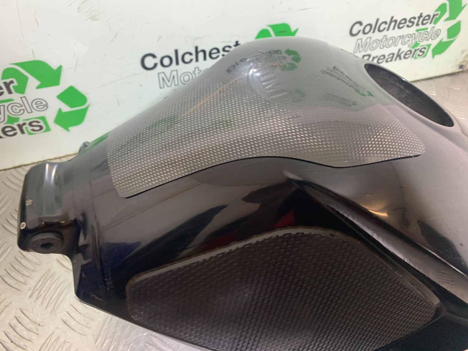 TRIUMPH 1050 SPEED TRIPLE PETROL TANK YEAR 2005-2007 (CMB1322)