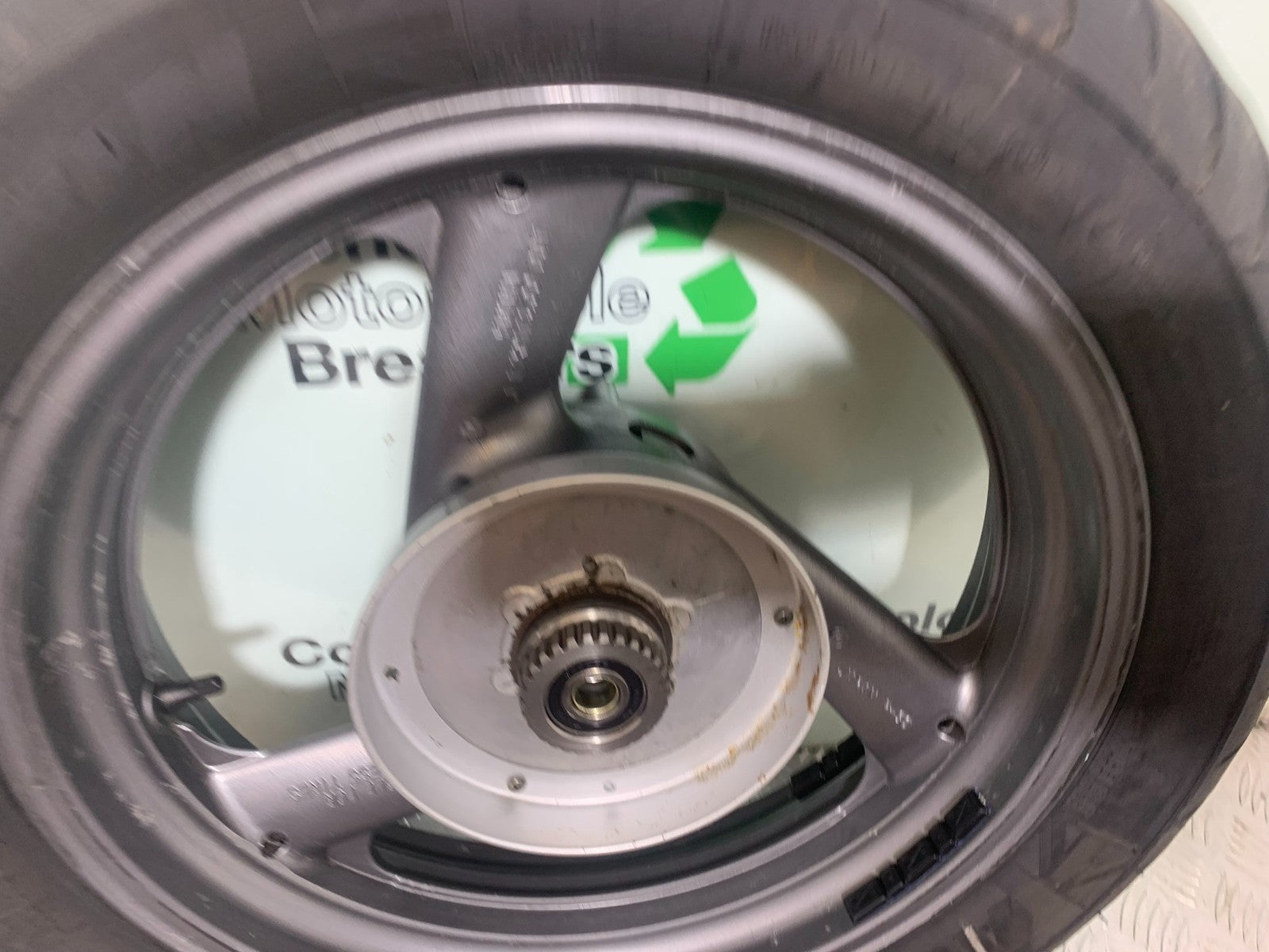 YAMAHA XJ900 XJ 900 DIVERSION REAR WHEEL YEAR 1994-2002(CMB1292)