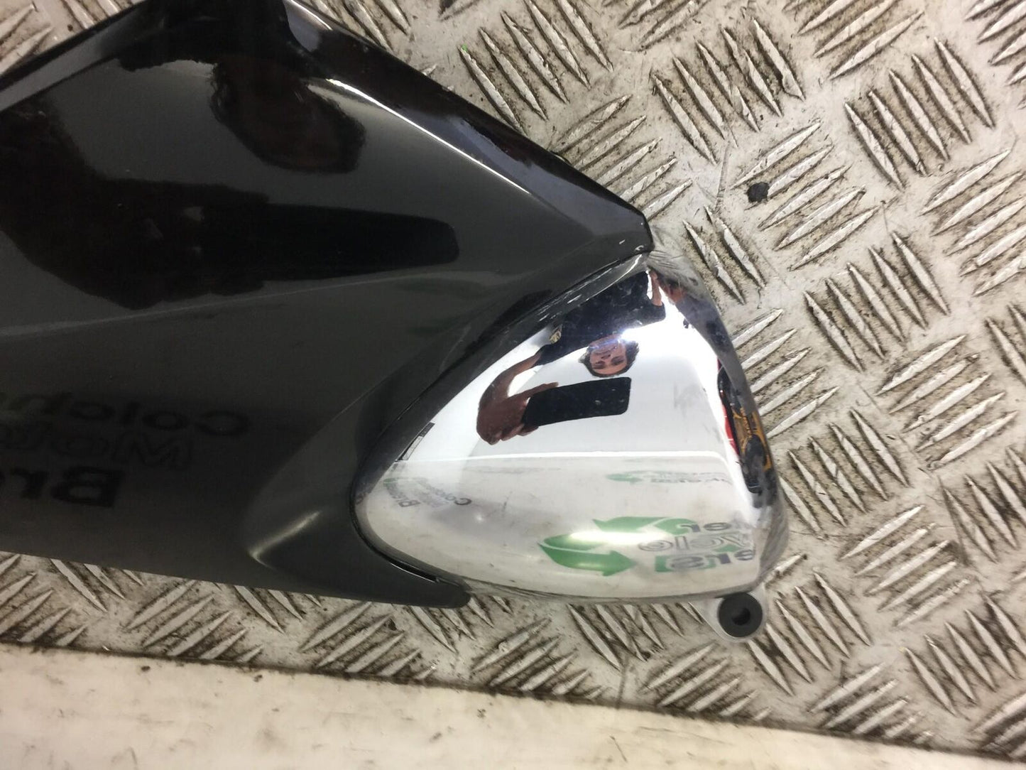 SUZUKI GSF600 GSF 600 BANDIT LEFT SIDE PANEL  YEAR 2002 STOCK 443