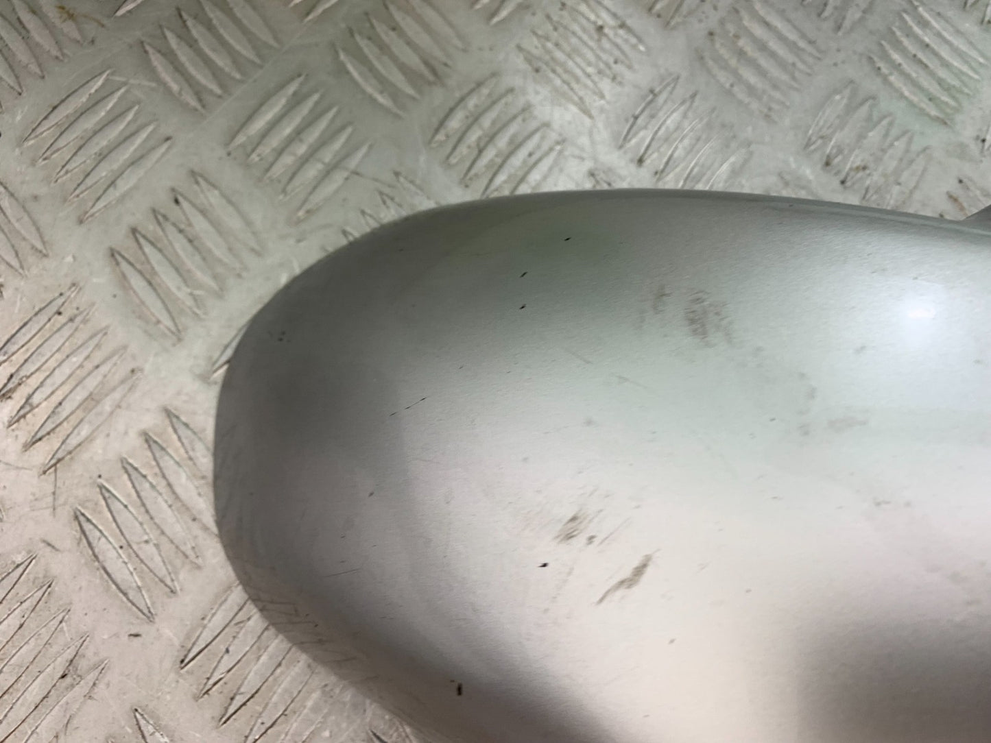 SUZUKI GSF1200 GSF 1200 BANDIT FRONT MUDGUARD  YEAR 2001-2004 (CMB1188)