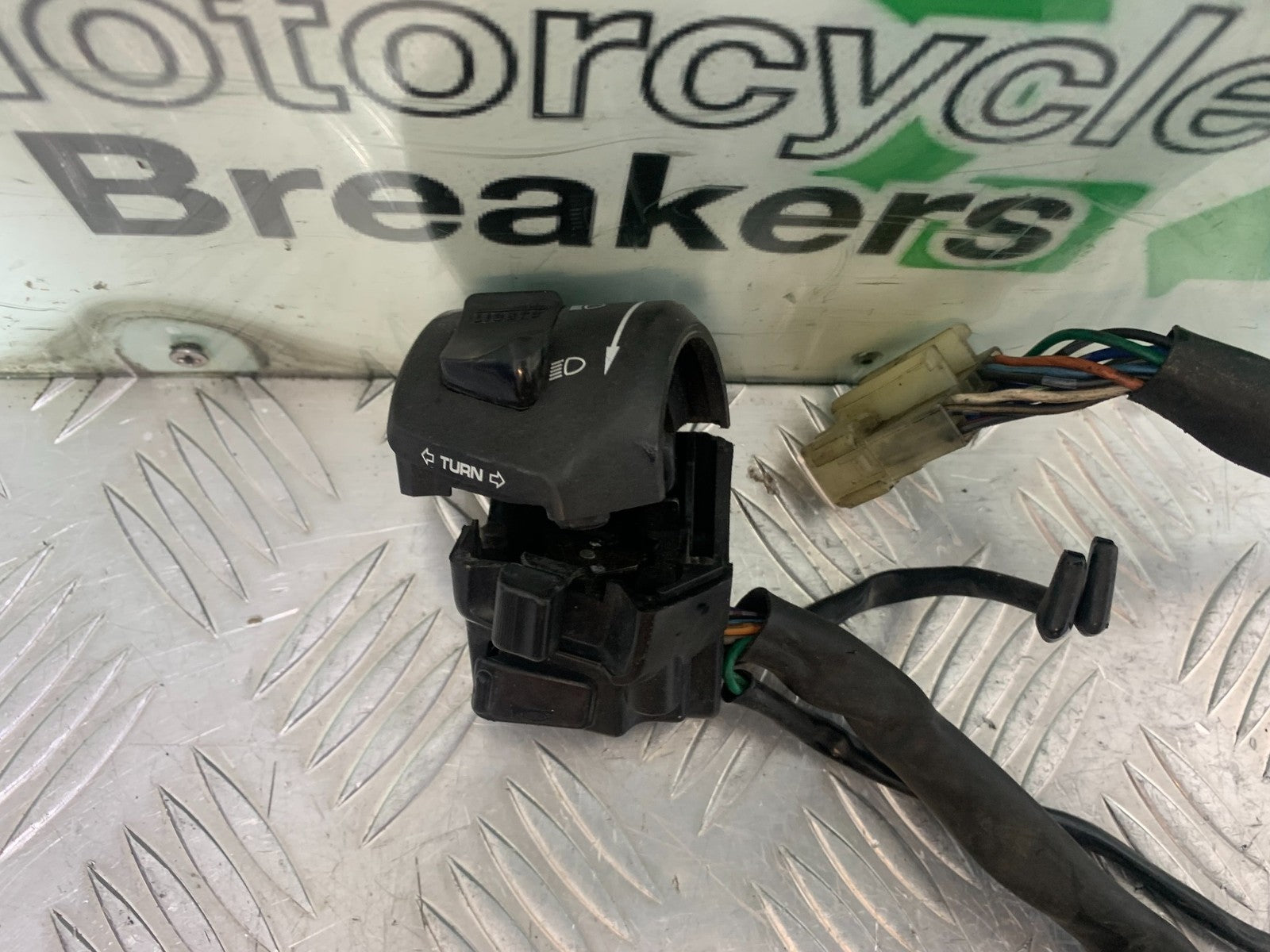 HONDA CBR600 CBR 600 FX FY LEFT SWITCH GEAR  YEAR 1999-2000 (CMB1287)
