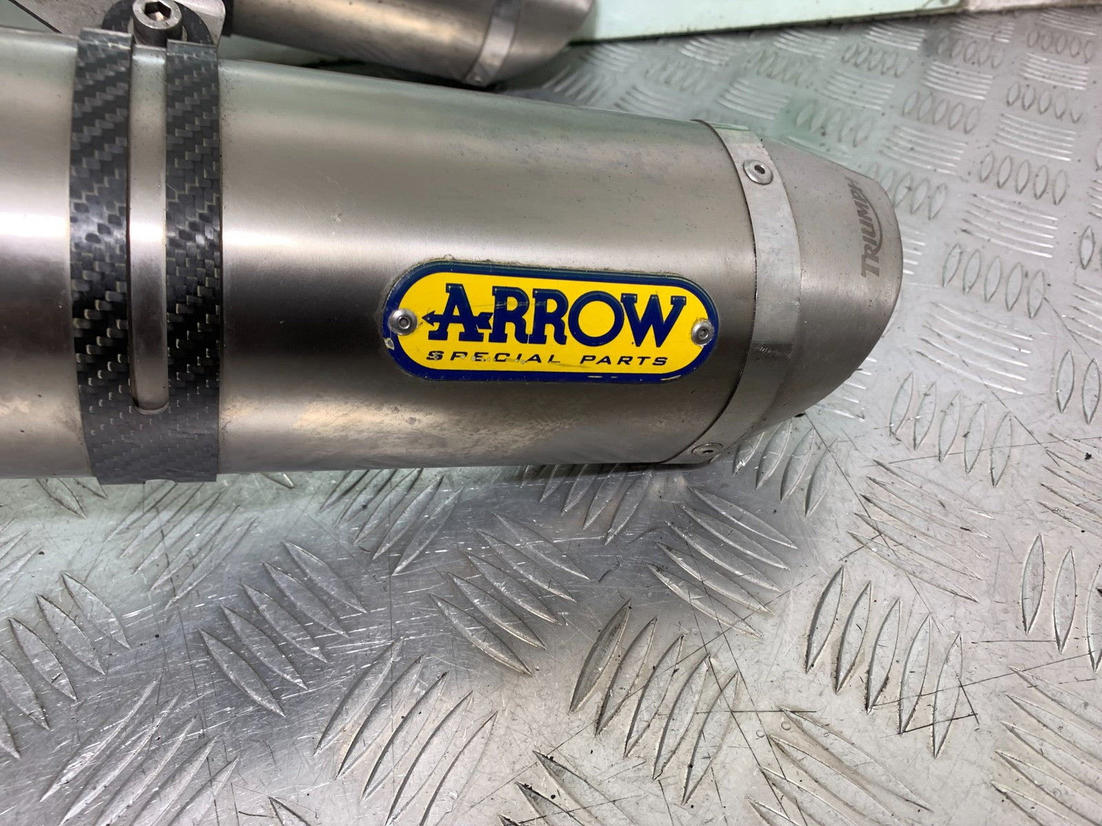 TRIUMPH SPEED TRIPLE R 1050 ARROW SILENCERS AND LINK PIPE 2009 (CMB1183)