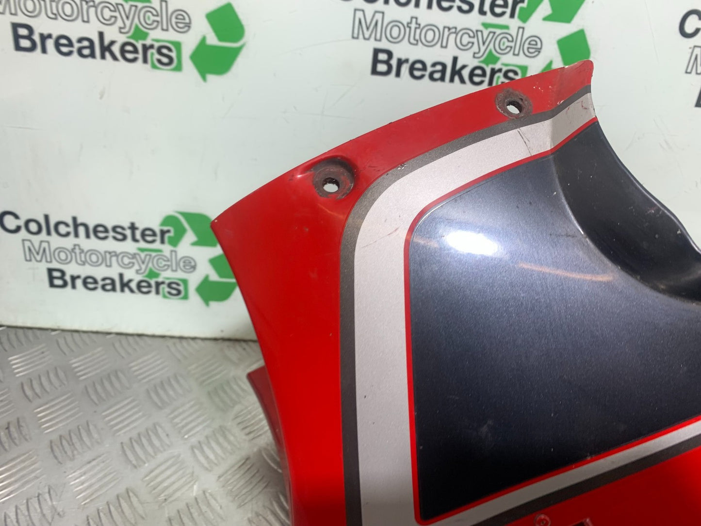 KAWASAKI GPZ600 GPZ 600 BELLY PAN YEAR 1988-90  (CMB1258)