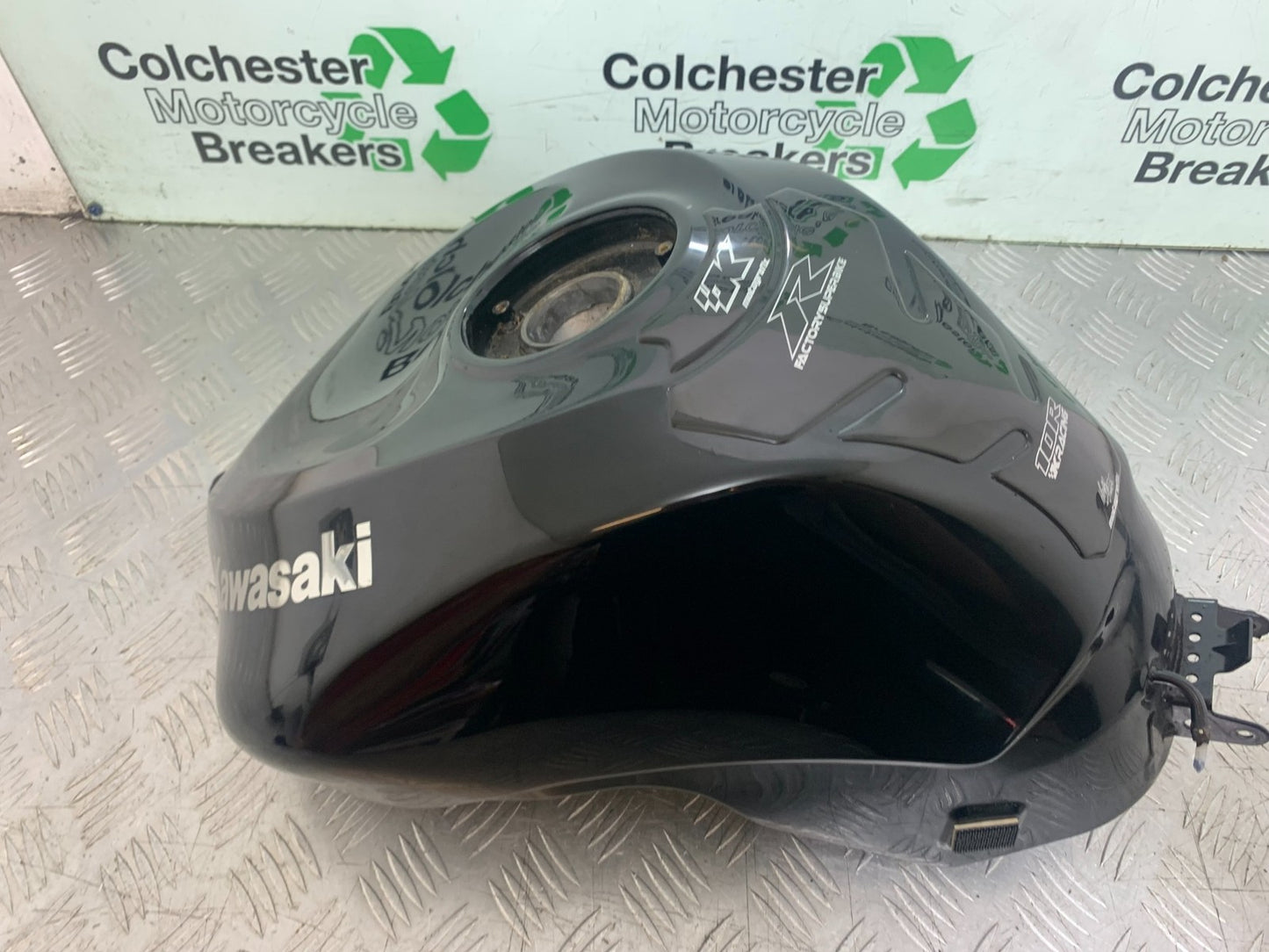 KAWASAKI ZX10R ZX10 R PETROL TANK   2008-2010 (CMB1206)