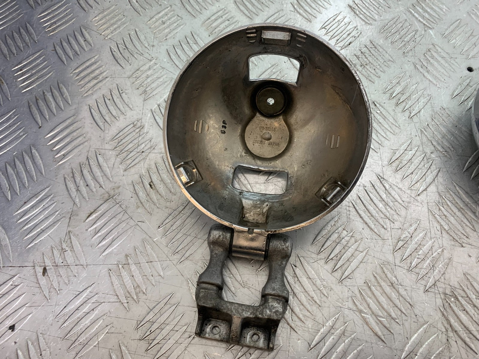 YAMAHA XV1100 XV 1100 VIRAGO HEADLIGHT AND BACKING  1990-1999 (CMB1243)