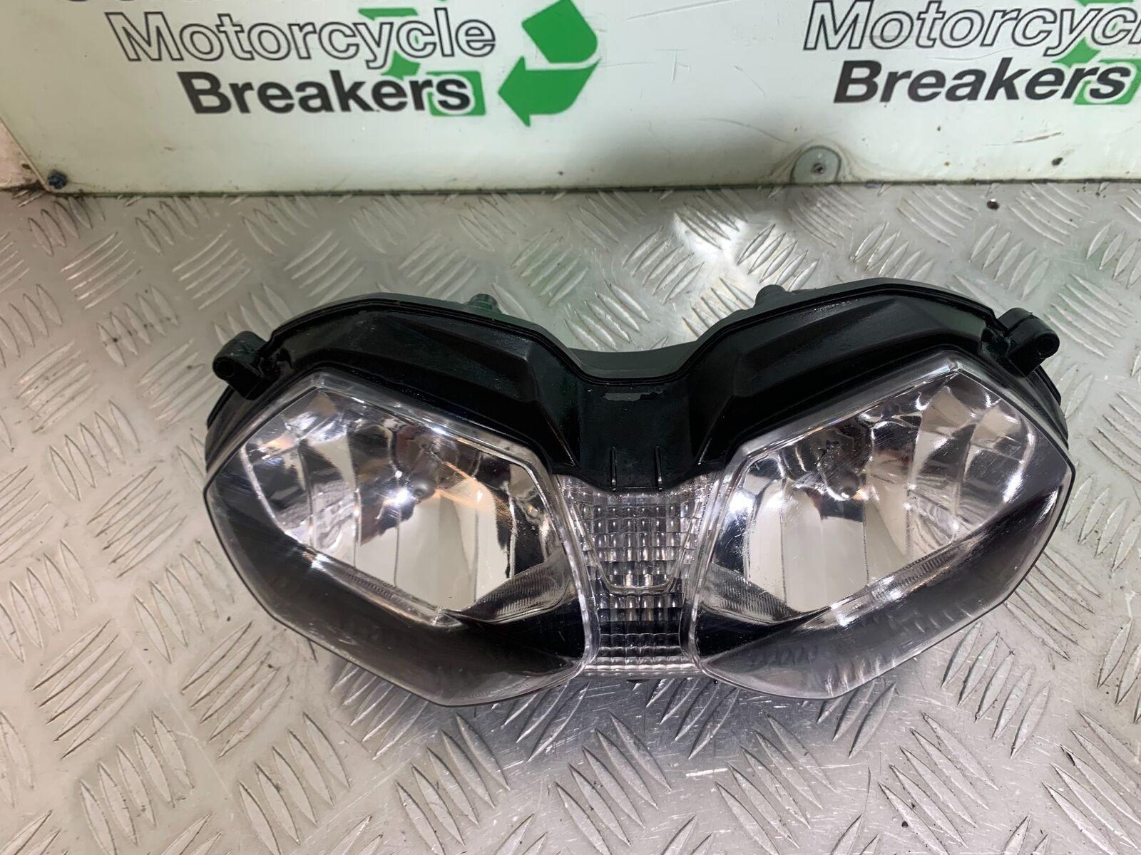 TRIUMPH TIGER 800 HEADLIGHT  YEAR 2011-2014 (CMB1113)