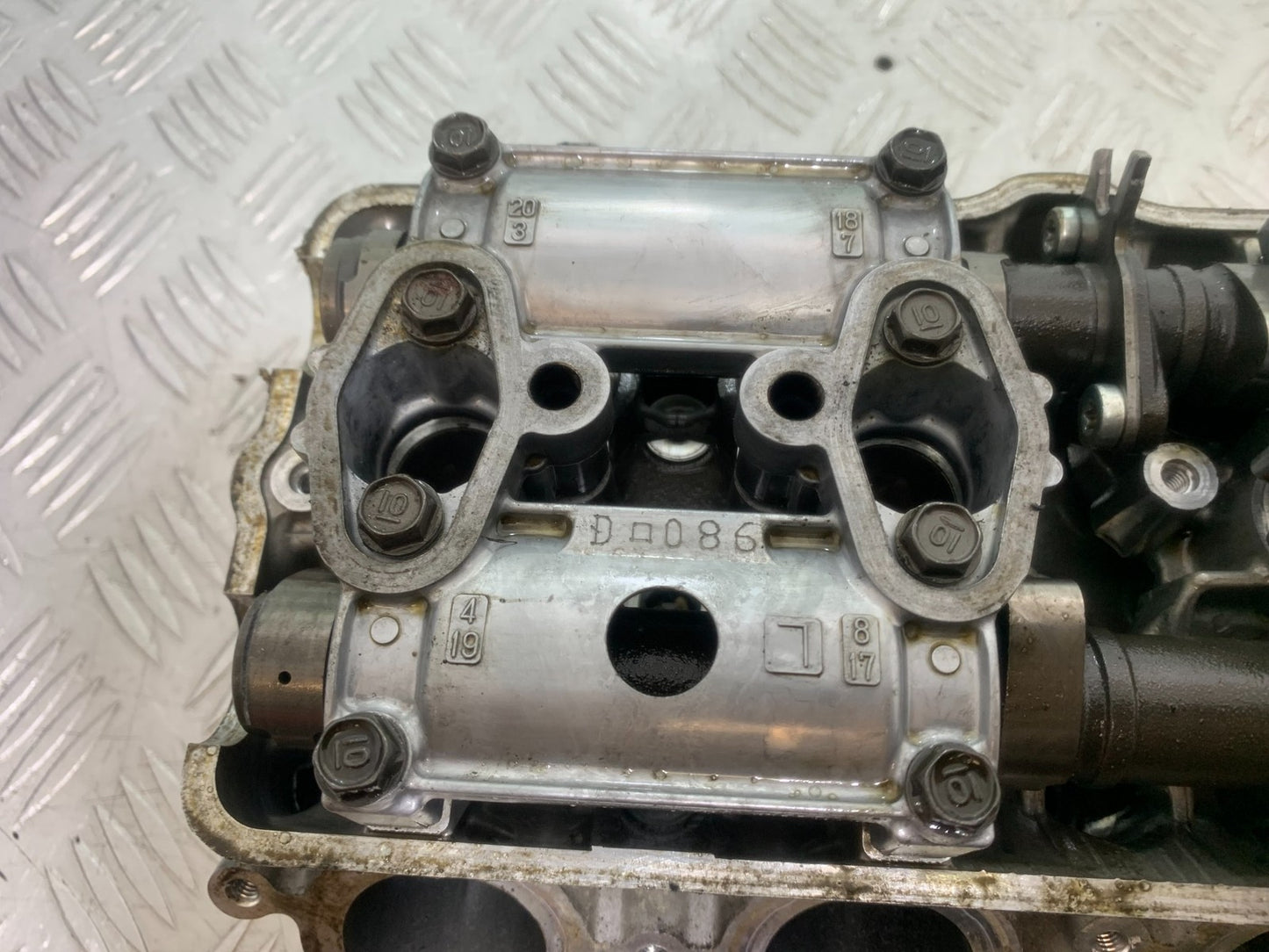 HONDA CBR1000 rr FIREBLADE CYLINDER HEAD AND CAMS   2008-2011 (CMB1253)