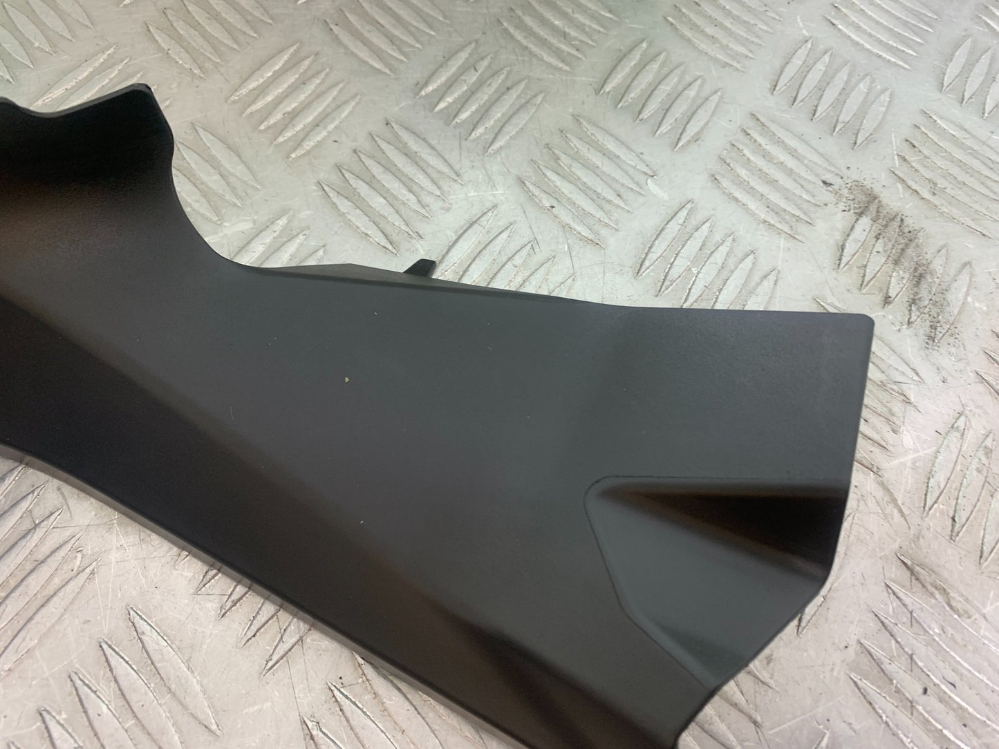 DUCATI 1299 PANIGALE LEFT TOP FAIRING INFILL PANEL YEAR 2016 (CMB 1187)