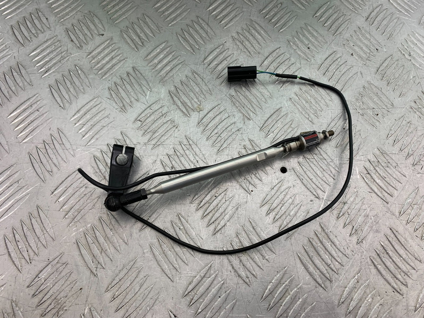 TRIUMPH 675 STREET TRIPLE RX QUICK SHIFTER  2015- 2017 (CMB1299)
