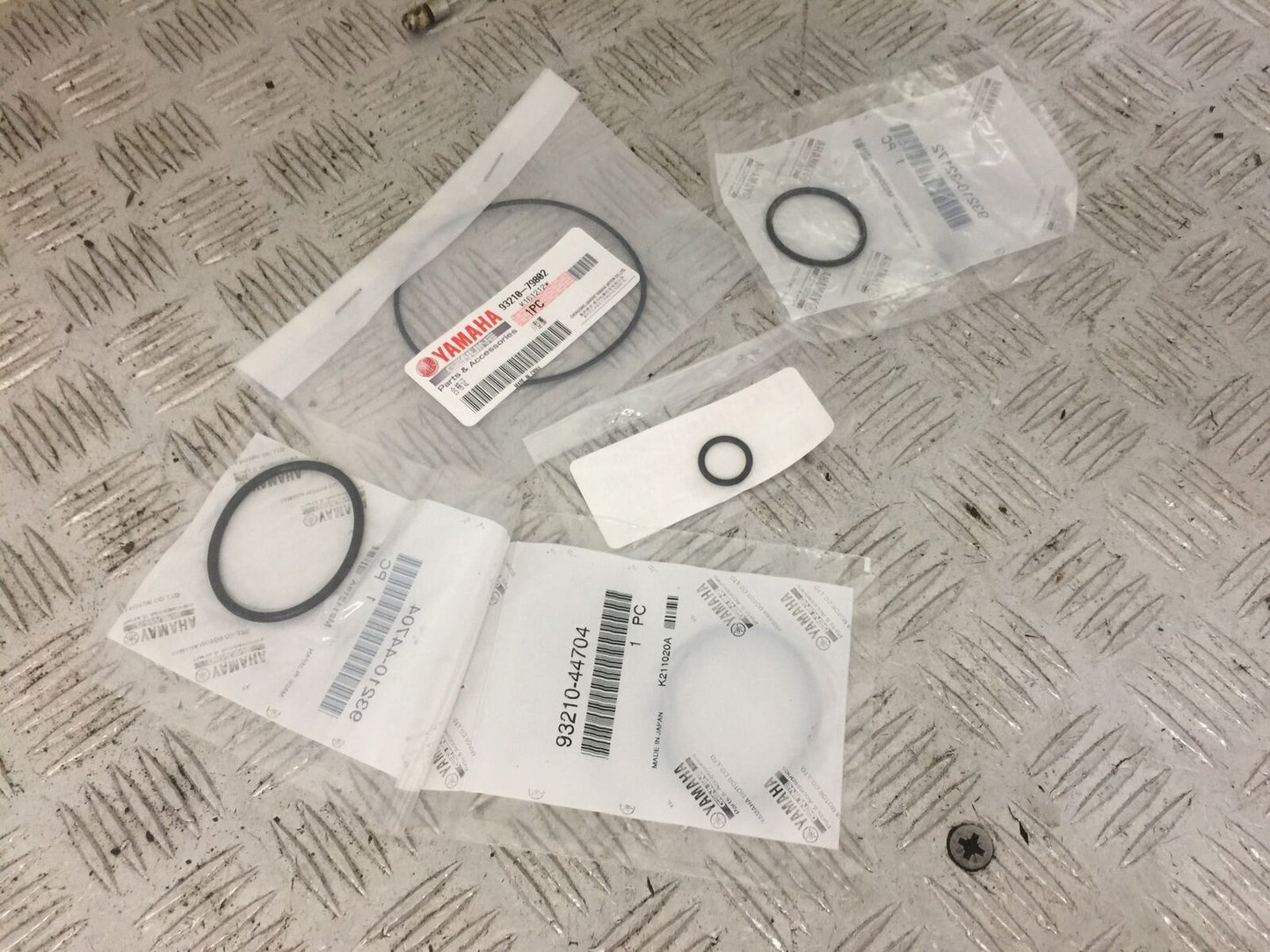 YAMAHA XT125X XT125 X SEALS YEAR 2008  (STOCK 857)